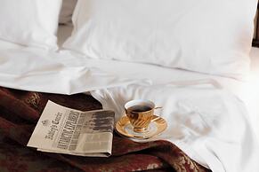 Hadley's Orient Hotel