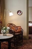 Hadley's Orient Hotel