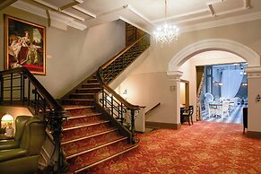 Hadley's Orient Hotel