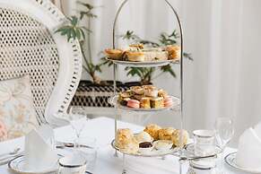 Hadley's Orient Hotel