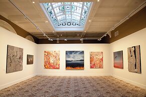 Hadley's Orient Hotel