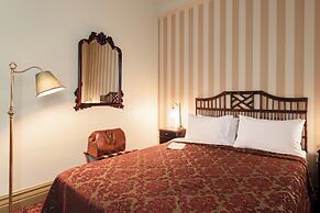 Hadley's Orient Hotel