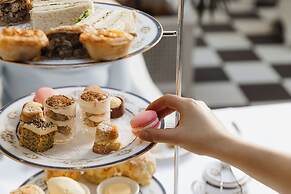 Hadley's Orient Hotel