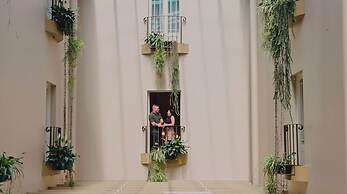 Hadley's Orient Hotel