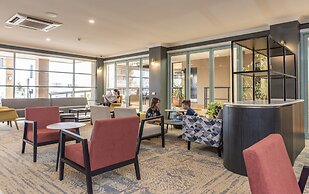 Burnett Riverside Hotel