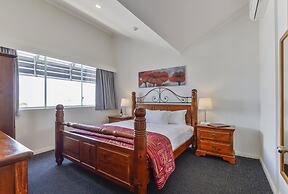 Burnett Riverside Hotel