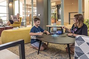 Burnett Riverside Hotel