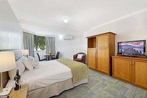 Burnett Riverside Hotel