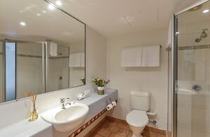 Burnett Riverside Hotel