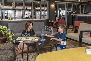 Burnett Riverside Hotel