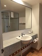 Burnett Riverside Hotel