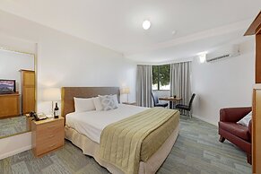 Burnett Riverside Hotel