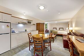 Burnett Riverside Hotel