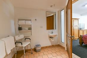 Burnett Riverside Hotel