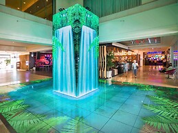 Pullman Reef Hotel Casino