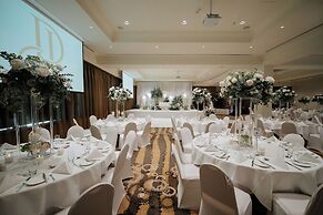 Pullman Reef Hotel Casino