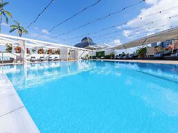 Pullman Reef Hotel Casino