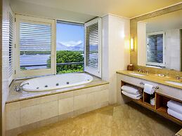 Pullman Reef Hotel Casino