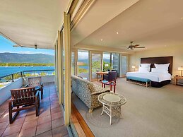 Pullman Reef Hotel Casino