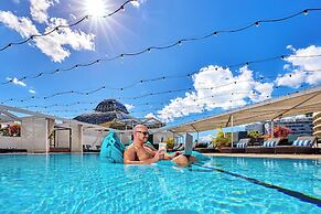 Pullman Reef Hotel Casino