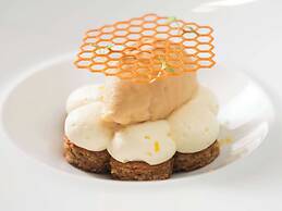 Pullman Reef Hotel Casino