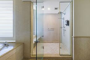 Pullman Reef Hotel Casino