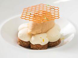 Pullman Reef Hotel Casino