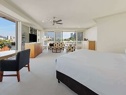 Pullman Reef Hotel Casino