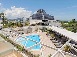 Pullman Reef Hotel Casino