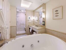 Pullman Reef Hotel Casino