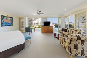 Pullman Reef Hotel Casino