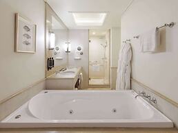 Pullman Reef Hotel Casino