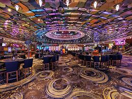 Pullman Reef Hotel Casino