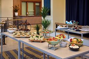 Pullman Reef Hotel Casino