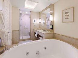 Pullman Reef Hotel Casino