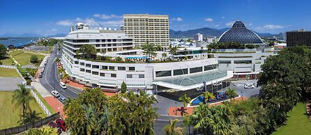 Pullman Reef Hotel Casino