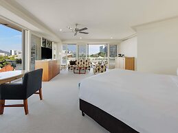 Pullman Reef Hotel Casino