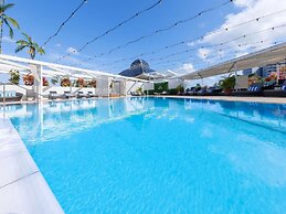 Pullman Reef Hotel Casino