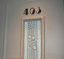 Broadway Hotel & Suites