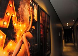 Broadway Hotel & Suites