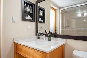 Coast Hillcrest Hotel