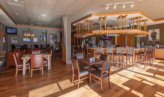 Coast Hillcrest Hotel