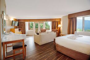 Coast Hillcrest Hotel