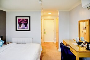 Warwickshire Park Hotel Kenilworth by Belvilla