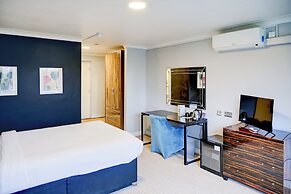 Warwickshire Park Hotel Kenilworth by Belvilla