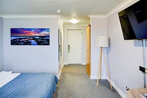 Warwickshire Park Hotel Kenilworth by Belvilla