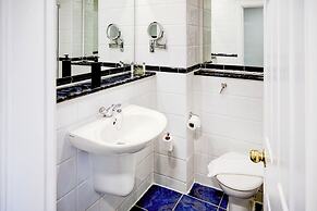 Warwickshire Park Hotel Kenilworth by Belvilla