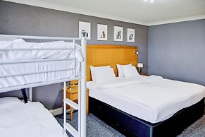 Warwickshire Park Hotel Kenilworth by Belvilla