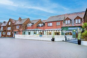 Warwickshire Park Hotel Kenilworth by Belvilla