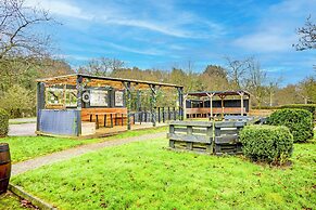 Warwickshire Park Hotel Kenilworth by Belvilla